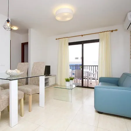 2 Bedrooms Apartamento *